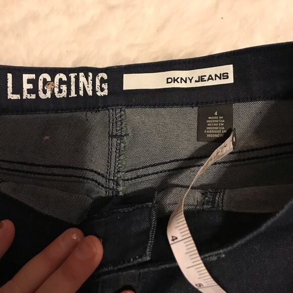 DKNY Jeans Bery Slim Fit Leggings Low Rise NWT Size 4 - Picture 3 of 6